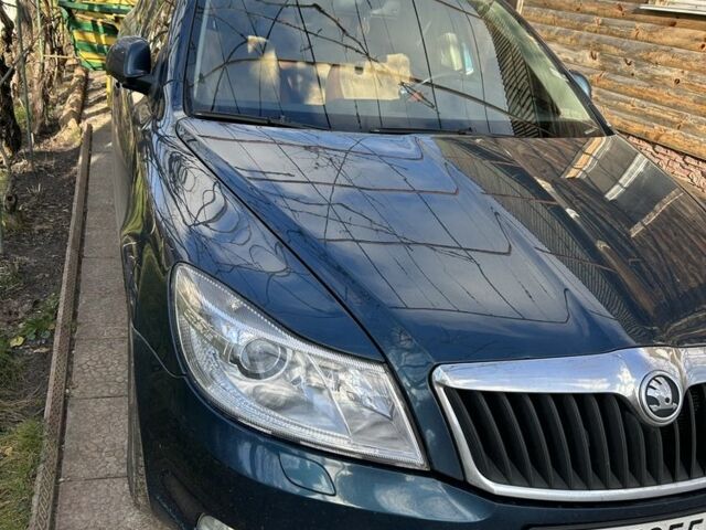Синій Шкода Октавія, об'ємом двигуна 1.2 л та пробігом 313 тис. км за 8300 $, фото 1 на Automoto.ua
