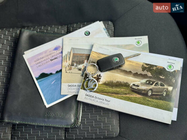 Синій Шкода Октавія, об'ємом двигуна 1.6 л та пробігом 256 тис. км за 6599 $, фото 48 на Automoto.ua