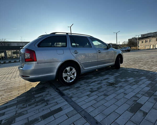 Синий Шкода Октавия, объемом двигателя 1.2 л и пробегом 225 тыс. км за 6300 $, фото 1 на Automoto.ua