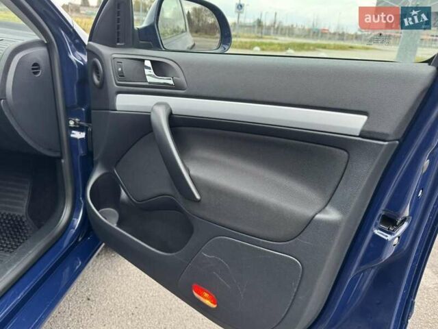 Синий Шкода Октавия, объемом двигателя 1.6 л и пробегом 245 тыс. км за 8490 $, фото 13 на Automoto.ua