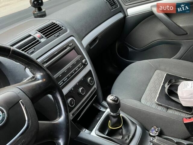 Синий Шкода Октавия, объемом двигателя 1.8 л и пробегом 337 тыс. км за 7000 $, фото 17 на Automoto.ua