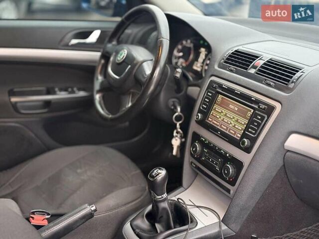 Синий Шкода Октавия, объемом двигателя 1.4 л и пробегом 256 тыс. км за 8290 $, фото 14 на Automoto.ua