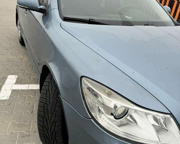 Синий Шкода Октавия, объемом двигателя 1.6 л и пробегом 275 тыс. км за 7700 $, фото 1 на Automoto.ua