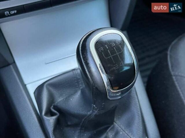 Синій Шкода Октавія, об'ємом двигуна 1.6 л та пробігом 216 тис. км за 8440 $, фото 18 на Automoto.ua