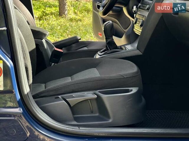 Синий Шкода Октавия, объемом двигателя 1.8 л и пробегом 237 тыс. км за 6250 $, фото 36 на Automoto.ua
