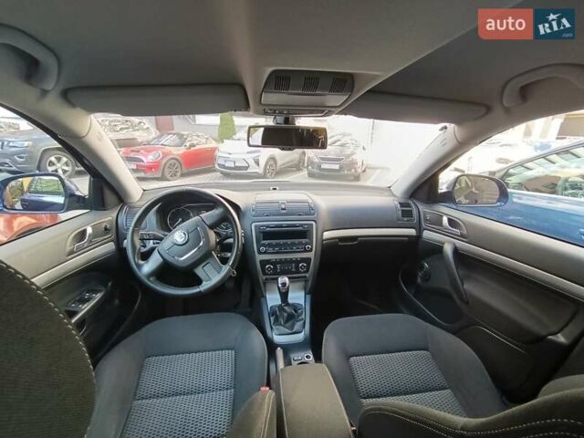 Синий Шкода Октавия, объемом двигателя 1.8 л и пробегом 200 тыс. км за 8900 $, фото 5 на Automoto.ua