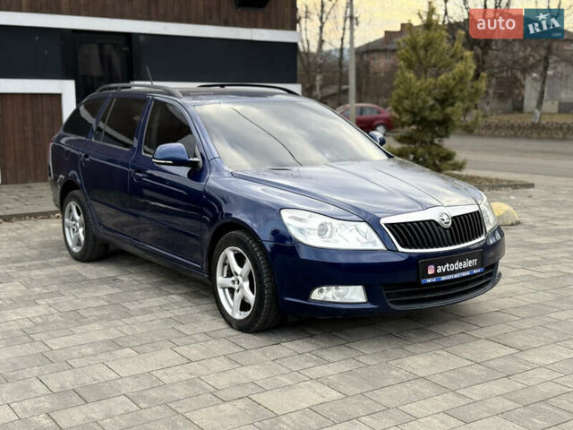 Синий Шкода Октавия, объемом двигателя 1.6 л и пробегом 273 тыс. км за 7500 $, фото 1 на Automoto.ua