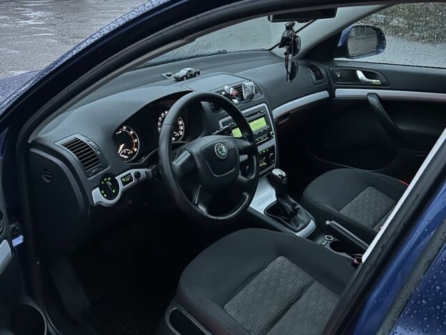 Синій Шкода Октавія, об'ємом двигуна 1.4 л та пробігом 222 тис. км за 8300 $, фото 7 на Automoto.ua