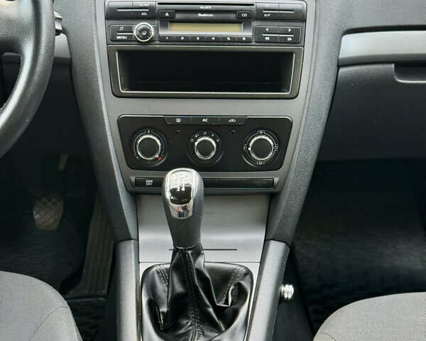 Синій Шкода Октавія, об'ємом двигуна 1.6 л та пробігом 256 тис. км за 6599 $, фото 40 на Automoto.ua