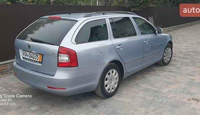 Синий Шкода Октавия, объемом двигателя 1.6 л и пробегом 255 тыс. км за 8500 $, фото 6 на Automoto.ua