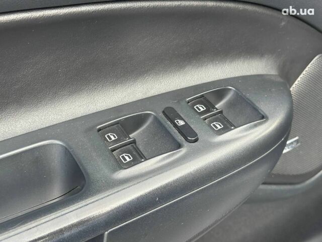 Синій Шкода Октавія, об'ємом двигуна 2 л та пробігом 319 тис. км за 9590 $, фото 18 на Automoto.ua