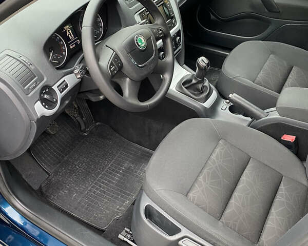 Синій Шкода Октавія, об'ємом двигуна 1.6 л та пробігом 241 тис. км за 7800 $, фото 33 на Automoto.ua