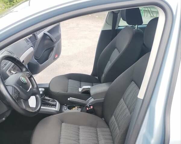 Синий Шкода Октавия, объемом двигателя 2 л и пробегом 238 тыс. км за 9700 $, фото 16 на Automoto.ua