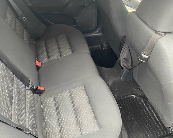 Синий Шкода Октавия, объемом двигателя 1.2 л и пробегом 300 тыс. км за 6000 $, фото 6 на Automoto.ua