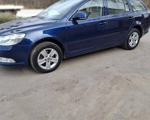 Синий Шкода Октавия, объемом двигателя 1.8 л и пробегом 115 тыс. км за 8900 $, фото 3 на Automoto.ua