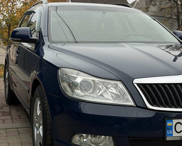 Синий Шкода Октавия, объемом двигателя 1.6 л и пробегом 287 тыс. км за 8500 $, фото 2 на Automoto.ua