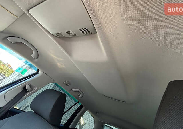 Синий Шкода Октавия, объемом двигателя 1.6 л и пробегом 300 тыс. км за 7500 $, фото 11 на Automoto.ua