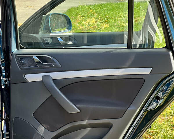 Синий Шкода Октавия, объемом двигателя 1.99 л и пробегом 278 тыс. км за 9499 $, фото 26 на Automoto.ua