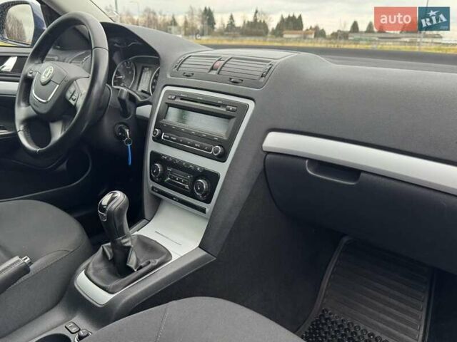 Синий Шкода Октавия, объемом двигателя 1.6 л и пробегом 245 тыс. км за 8490 $, фото 2 на Automoto.ua