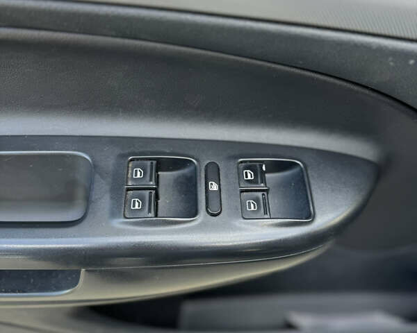 Синий Шкода Октавия, объемом двигателя 1.8 л и пробегом 247 тыс. км за 8100 $, фото 33 на Automoto.ua