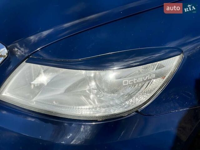 Синий Шкода Октавия, объемом двигателя 1.8 л и пробегом 237 тыс. км за 6250 $, фото 4 на Automoto.ua