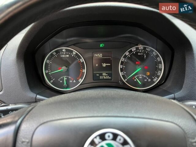 Синий Шкода Октавия, объемом двигателя 1.8 л и пробегом 337 тыс. км за 7000 $, фото 18 на Automoto.ua