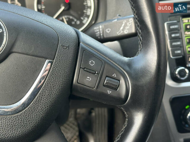 Синій Шкода Октавія, об'ємом двигуна 1.8 л та пробігом 246 тис. км за 9100 $, фото 30 на Automoto.ua