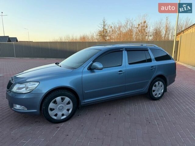Синий Шкода Октавия, объемом двигателя 1.6 л и пробегом 243 тыс. км за 8199 $, фото 1 на Automoto.ua