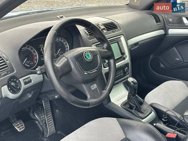 Синій Шкода Октавія, об'ємом двигуна 2 л та пробігом 319 тис. км за 9590 $, фото 21 на Automoto.ua