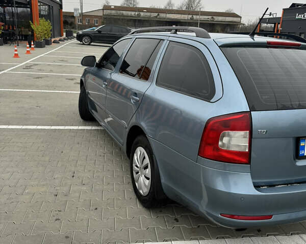 Синий Шкода Октавия, объемом двигателя 1.6 л и пробегом 275 тыс. км за 7700 $, фото 4 на Automoto.ua