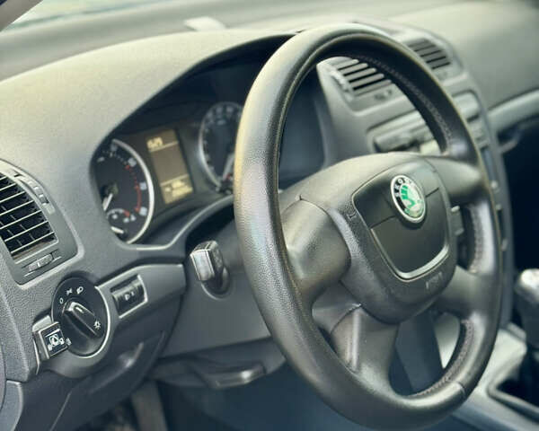 Синій Шкода Октавія, об'ємом двигуна 1.6 л та пробігом 256 тис. км за 6599 $, фото 28 на Automoto.ua