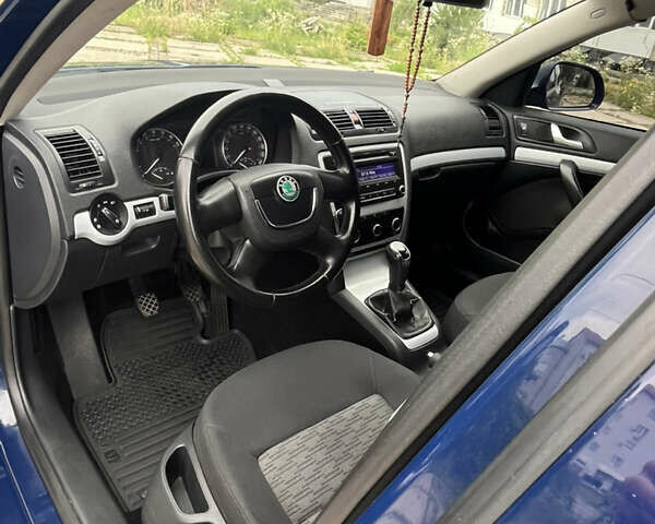 Синий Шкода Октавия, объемом двигателя 1.97 л и пробегом 334 тыс. км за 6500 $, фото 10 на Automoto.ua