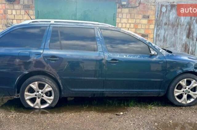 Синій Шкода Октавія, об'ємом двигуна 1.2 л та пробігом 247 тис. км за 2999 $, фото 5 на Automoto.ua