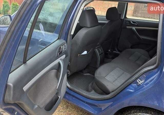 Синий Шкода Октавия, объемом двигателя 1.9 л и пробегом 215 тыс. км за 7500 $, фото 4 на Automoto.ua