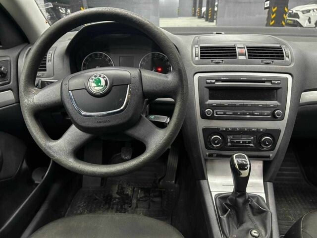 Синий Шкода Октавия, объемом двигателя 1.9 л и пробегом 217 тыс. км за 8300 $, фото 9 на Automoto.ua