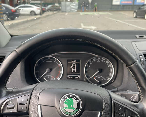 Синий Шкода Октавия, объемом двигателя 1.8 л и пробегом 245 тыс. км за 9200 $, фото 6 на Automoto.ua