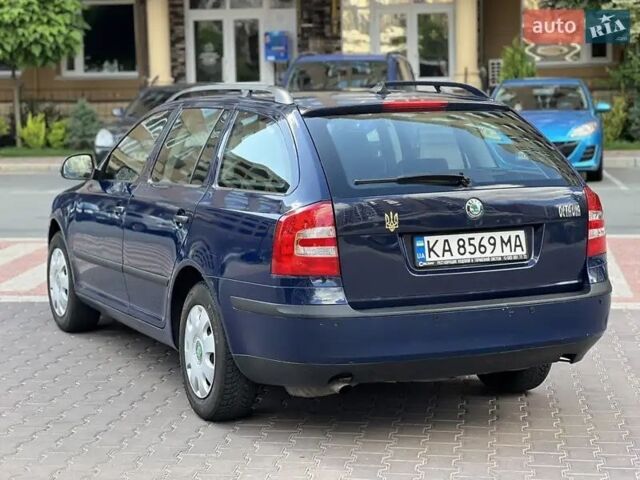 Шкода Октавия 2012 в Киеве на Automoto.ua Синий Шкода Октавия, объемом двигателя 1.6 л и пробегом 0 тыс. км за 5999 $, фото 1 на Automoto.ua