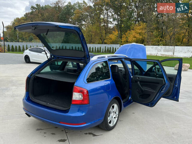 Синий Шкода Октавия, объемом двигателя 2 л и пробегом 204 тыс. км за 12650 $, фото 164 на Automoto.ua