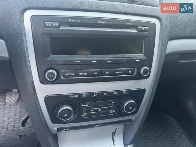 Синій Шкода Октавія, об'ємом двигуна 1.97 л та пробігом 350 тис. км за 6200 $, фото 4 на Automoto.ua
