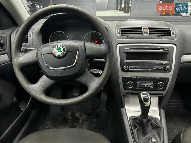 Синий Шкода Октавия, объемом двигателя 1.9 л и пробегом 217 тыс. км за 8300 $, фото 9 на Automoto.ua