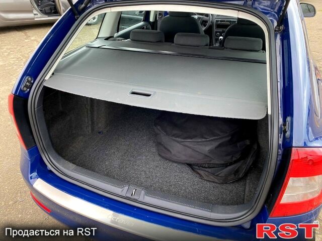 Синий Шкода Октавия, объемом двигателя 1.6 л и пробегом 194 тыс. км за 7900 $, фото 11 на Automoto.ua