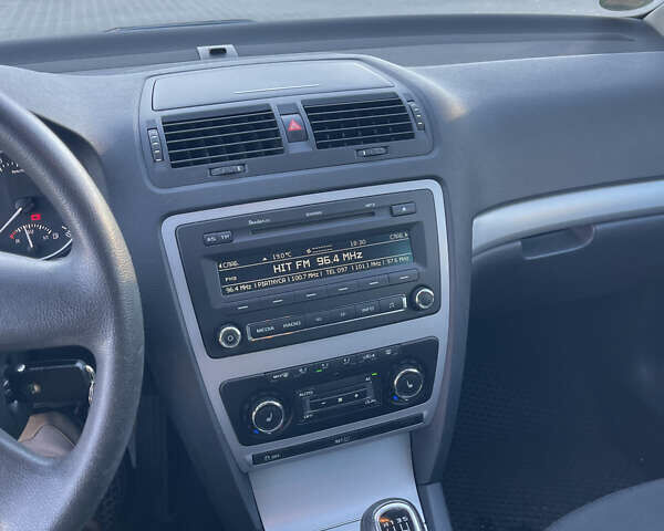 Синий Шкода Октавия, объемом двигателя 1.4 л и пробегом 265 тыс. км за 7950 $, фото 16 на Automoto.ua