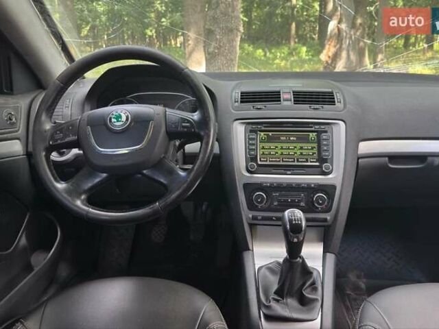 Синій Шкода Октавія, об'ємом двигуна 1.2 л та пробігом 247 тис. км за 3650 $, фото 11 на Automoto.ua