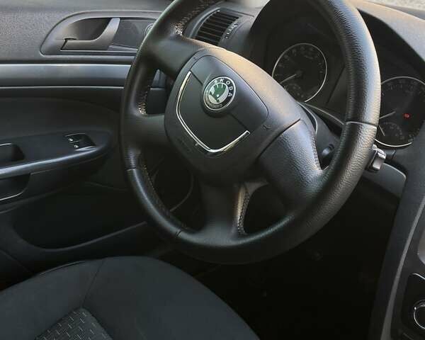Синий Шкода Октавия, объемом двигателя 1.6 л и пробегом 231 тыс. км за 7800 $, фото 10 на Automoto.ua