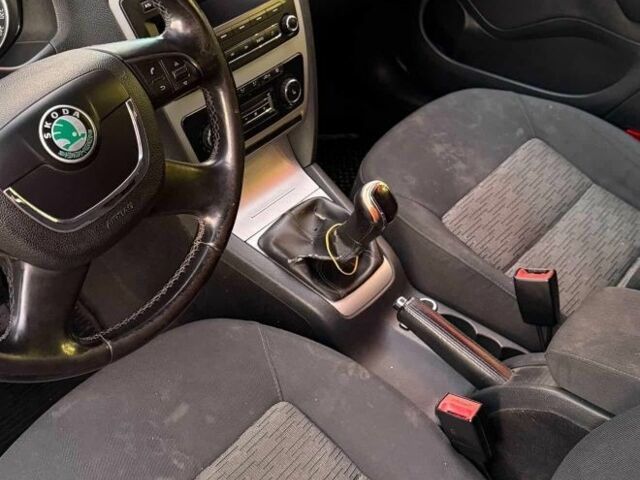 Синій Шкода Октавія, об'ємом двигуна 1.6 л та пробігом 320 тис. км за 7600 $, фото 7 на Automoto.ua