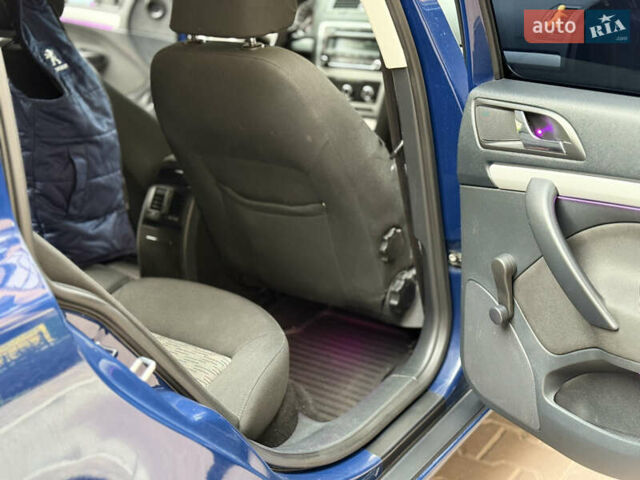 Синий Шкода Октавия, объемом двигателя 1.6 л и пробегом 265 тыс. км за 9100 $, фото 19 на Automoto.ua