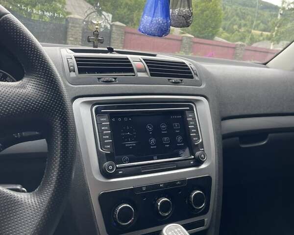 Синій Шкода Октавія, об'ємом двигуна 1.97 л та пробігом 225 тис. км за 7400 $, фото 6 на Automoto.ua