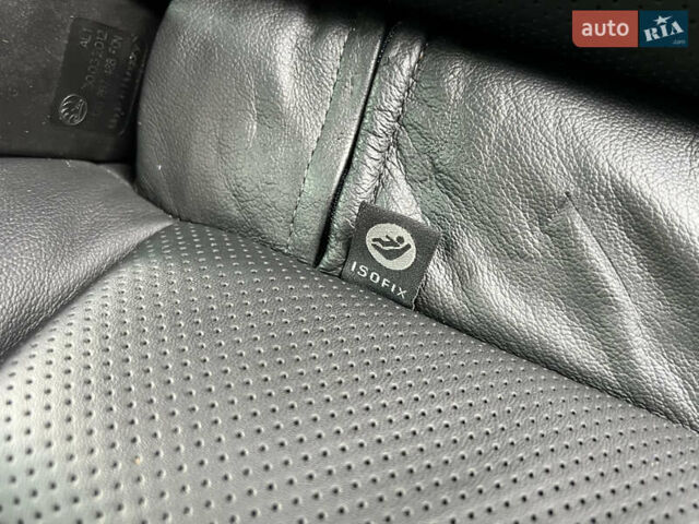 Синий Шкода Октавия, объемом двигателя 2 л и пробегом 204 тыс. км за 12650 $, фото 105 на Automoto.ua