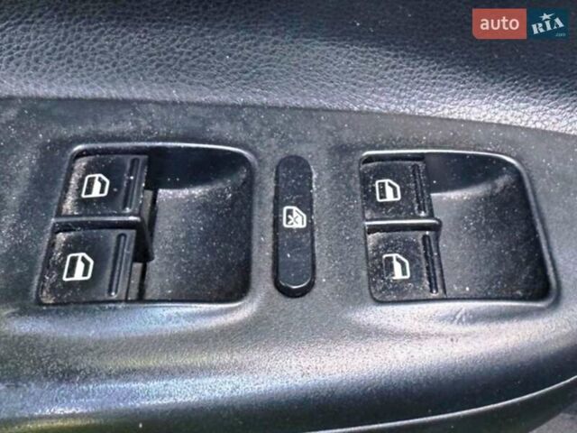 Синій Шкода Октавія, об'ємом двигуна 1.2 л та пробігом 247 тис. км за 2999 $, фото 20 на Automoto.ua