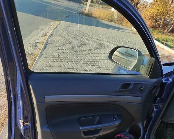 Синий Шкода Октавия, объемом двигателя 1.6 л и пробегом 280 тыс. км за 8200 $, фото 7 на Automoto.ua